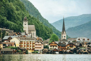Avustralya Alpleri 'ndeki Hallstatt şehrinin manzarası