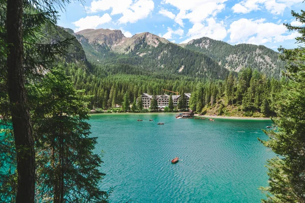 Landskap Utsikt Italy Braies Sjön Dolomiterna Alperna Kopieringsutrymme — Stockfoto