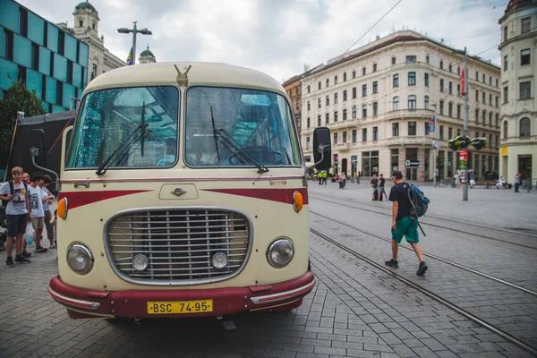 Brno República Checa Junio 2019 Viejo Autobús Retro Plaza Central — Foto de Stock