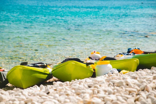 Beaucoup Kayaks Plage Rocheuse Copier Espace Activités Nautiques Estivales — Photo