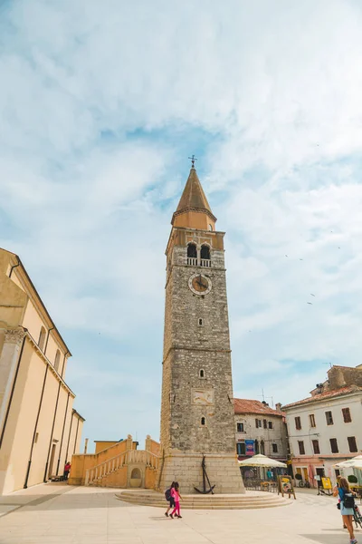 Umago Croazia Giugno 2019 Torre Della Chiesa Della Città Vecchia — Foto Stock