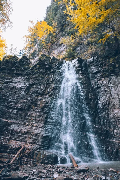 Herbst Wald Wasserfall Landschaft Blick Herbst Saison — Stockfoto