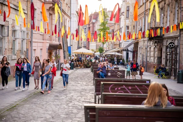 Lviv Ukraine September 2018 People Walking Tourist City Street Summer — Stock Photo, Image