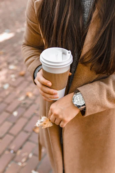 Woman Holding Coffee Cup Drink Autumn Fall Season Yellow Leaves — Stock Photo, Image