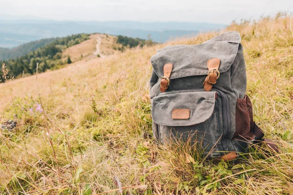 Mochila Senderismo Cima Las Actividades Trekking Montaña — Foto de Stock