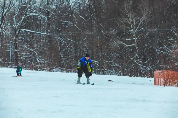 Lviv Ukraine Januar 2019 Junger Mann Fährt Mit Skibrille Den — Stockfoto