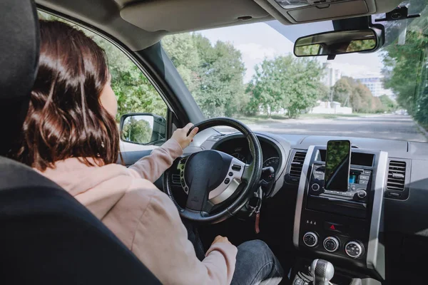 Jong Mooi Bestuurder Vrouw Zitten Auto Uitzicht Van Binnenuit — Stockfoto