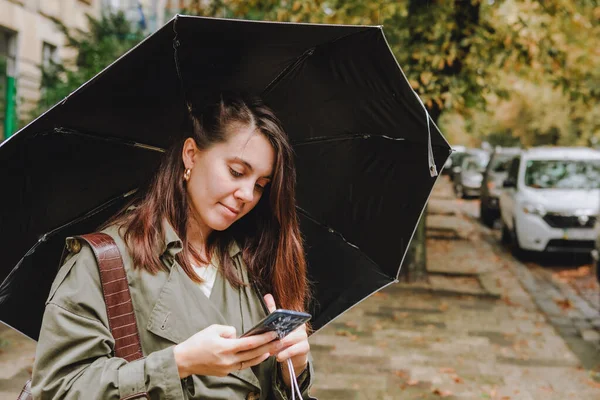 Young Pretty Woman Talking Phone City Street Hiding Rain Umbrella — Stock Photo, Image