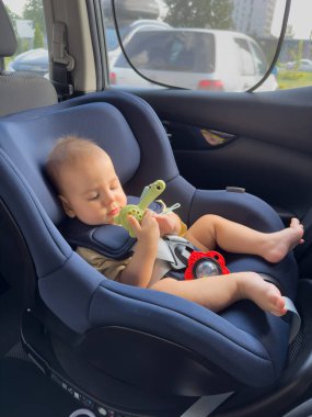 Bebek oto koltuğunda Oyuncak Güvenli Yol Yolculuğu