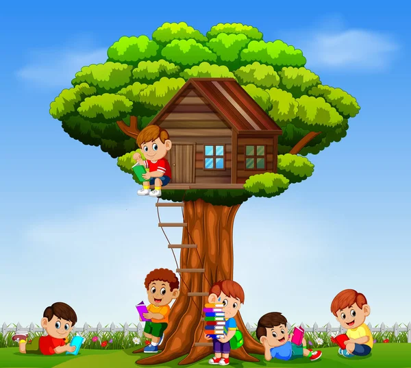 Los Niños Jugando Leyendo Libro Jardín Casa Del Árbol — Archivo Imágenes Vectoriales