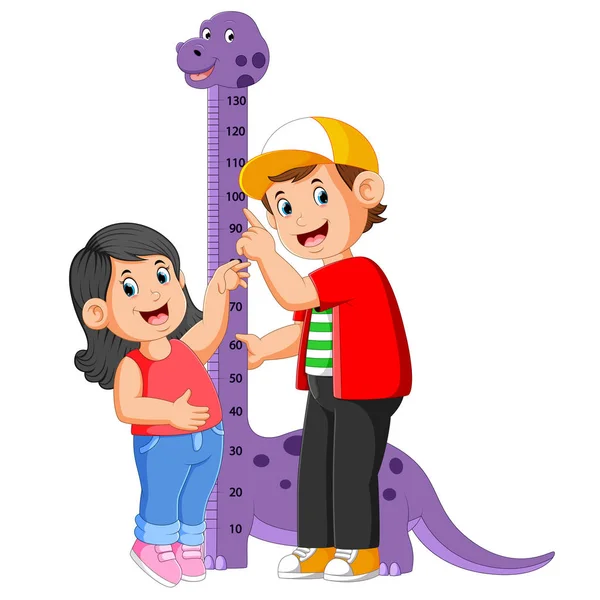 Menino Está Medindo Sua Irmã Altura Medida Dinossauro — Vetor de Stock