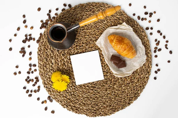 Yaratıcı kahve tema düz yatıyordu