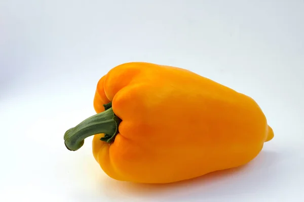 Vers Paprika Bell Geïsoleerde Witte Achtergrond Groenten Landbouwproducten Oranje Gekleurde — Stockfoto