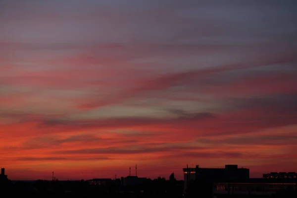 Schöner Und Farbenfroher Sonnenuntergang Mit Wolken Schöner Hintergrund — Stockfoto