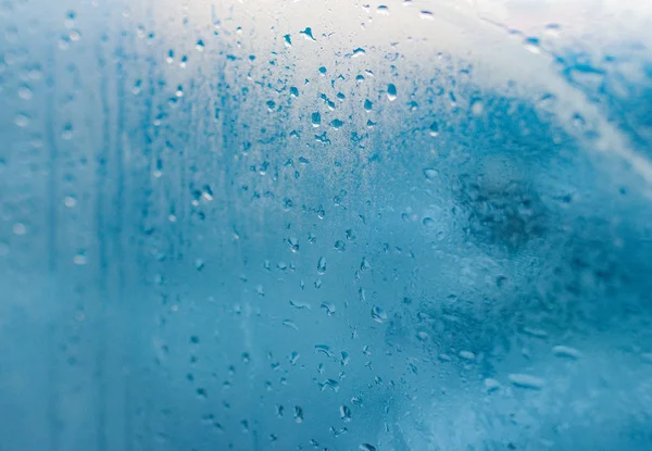 Wasser Tropft Aus Dem Hauskondenswasser Auf Ein Fenster Vernebelter Glashintergrund — Stockfoto