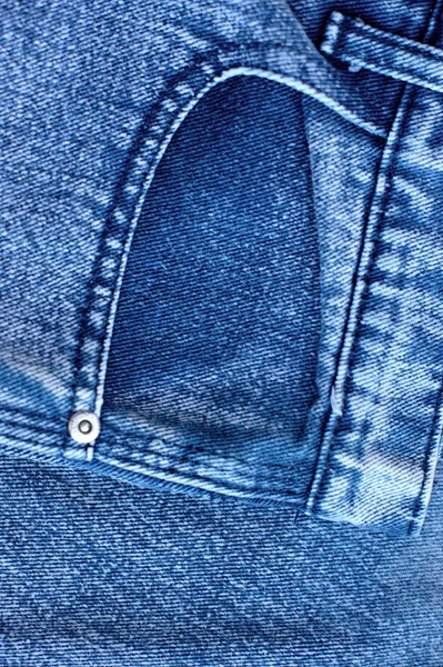 ポケットやジーンズのリベット 繊維や生地 自然のきれいなデニムを構造化します デザインの背景 — ストック写真