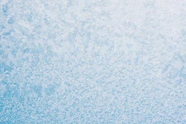 Frost kalıpları donmuş pencere Noel bir simgesi olarak üzerinde merak ediyorum. Noel ve yeni yıl arka plan. Kopya alanı.