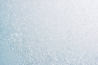 Frost kalıpları donmuş pencere Noel bir simgesi olarak üzerinde merak ediyorum. Noel ve yeni yıl arka plan. Kopya alanı.