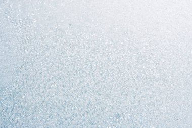 Kış arka plan kopya alanı ile pencere camına bir desenle dondurulmuş