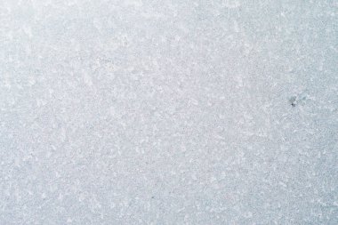 Frost kalıpları donmuş pencere Noel bir simgesi olarak üzerinde merak ediyorum. Noel ve yeni yıl arka plan. Kopya alanı