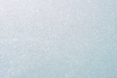 Kış arka plan kopya alanı ile pencere camına bir desenle dondurulmuş