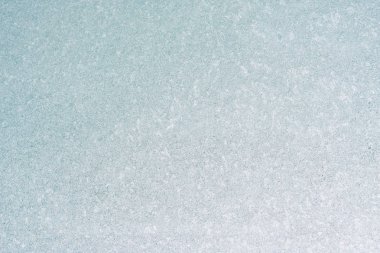 Kış arka plan kopya alanı ile pencere camına bir desenle dondurulmuş