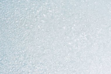 Kış arka plan kopya alanı ile pencere camına bir desenle dondurulmuş