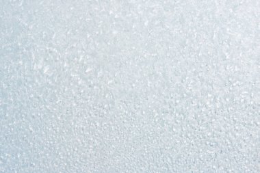 Kış arka plan kopya alanı ile pencere camına bir desenle dondurulmuş