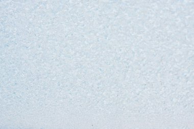 Kış arka plan kopya alanı ile pencere camına bir desenle dondurulmuş