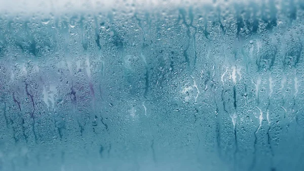 Condensación por goteo en la ventana de vidrio transparente. Gotas de agua. Ab —  Fotos de Stock