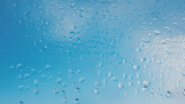 Immagine con condensazione formata da gocce d'acqua su vetro a causa di — Foto Stock