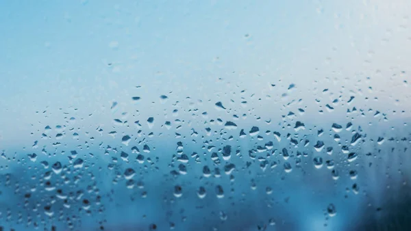 Immagine con condensazione formata da gocce d'acqua su vetro a causa di — Foto Stock