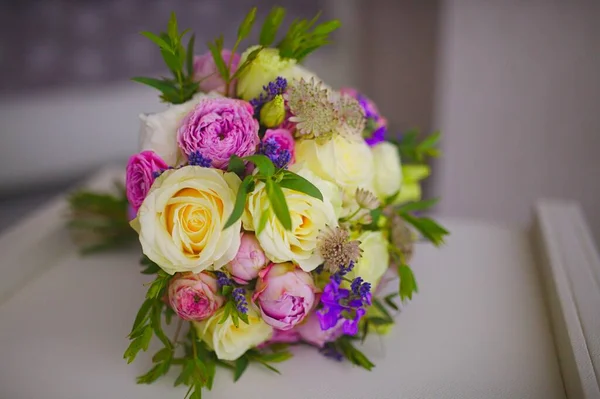 Närbild Visa Bröllop Bukett Med Blommor Från Nyskurna Rosor Och — Stockfoto