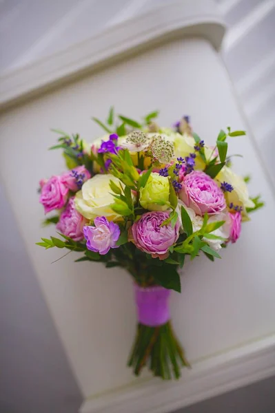 Närbild Visa Bröllop Bukett Med Blommor Från Nyskurna Rosor Och — Stockfoto