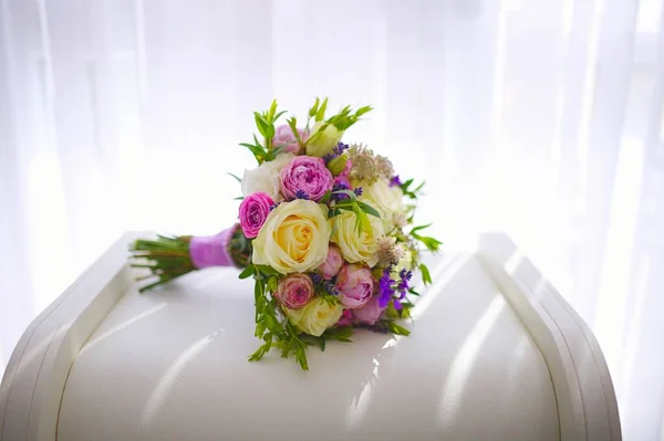 Gros Plan Bouquet Mariage Fleurs Roses Fraîchement Coupées Autres Belles — Photo