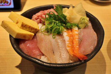 Japon mutfağı: Numazu, Shizuoka, Japonya 'da deniz ürünleri pirinç kasesi