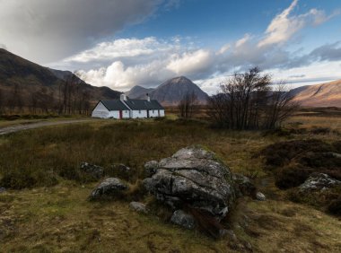 Ballachulish, İskoçya Highlands, İngiltere'de yakınındaki beyaz yazlık