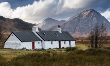 Ballachulish, İskoçya Highlands, İngiltere'de yakınındaki beyaz yazlık