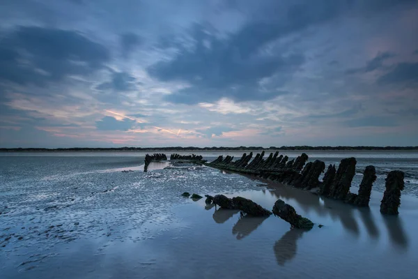 SS Nornen Gemi Enkazı, Güneş doğarken Burnham Denizinde