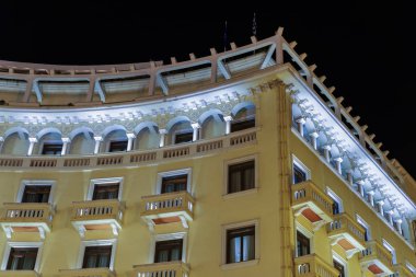 Thessaloniki, Yunanistan Electra Palace Hotel cephe. Gece görünümü ayrıntı ışıklı otel cephe Aristotelous Ana Meydanı.