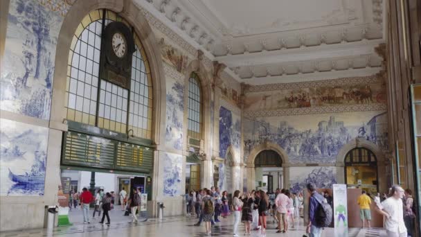 Oporto Portogallo Luglio 2018 Stazione Ferroviaria Sao Bento Con Folla — Video Stock