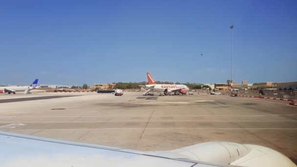 Luqa Malta August 2016 Malta Internationaler Flughafen Mla Asphalt Blick — Stockvideo