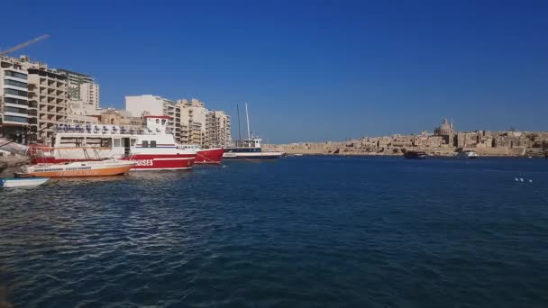 Sliema Malte Août 2016 Bateau Croisière Mouillé Bord Eau Vue — Video