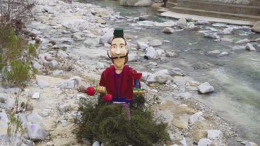 Karnaval rakam İskeçe, Greece.Figure yanmak hazır şehir Nehri üzerinde yanmış için karnaval kutlamaları sonu symbolising.