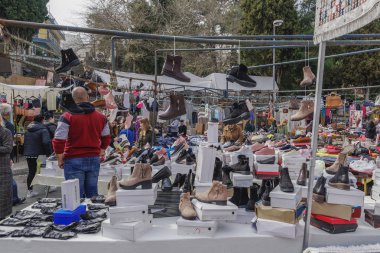 İskeçe Yunanistan - 09 Mart 2019: büyük ın Bazaarı piyasa ürünleri satış sokak satıcıları. 