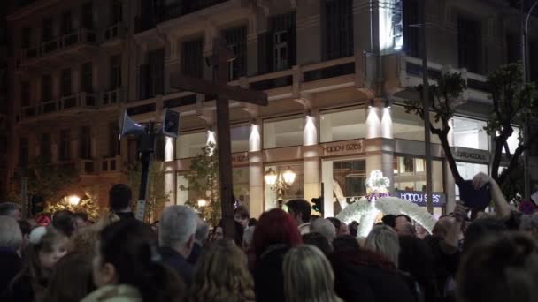 테살로니키 그리스 2019 성금요일 정교회 부활절 에피타프 거리에서 에피타피오스로 장식된 — 비디오