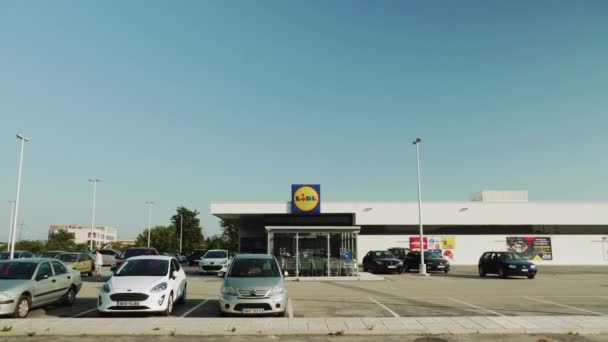 Thessaloniki Greece June 2019 Lidl Stiftung German Chain Supermarket Exterior — Stock Video