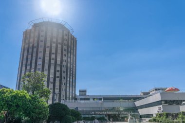 Madrid, İspanya - 21 Temmuz 2017: Üniversite Hastanesi La Paz bölgesi gündüz görünümü.