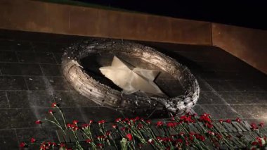 Gece Rzhevsky 2. Dünya Savaşı Anıtı. Yüksek kalite 4k görüntü