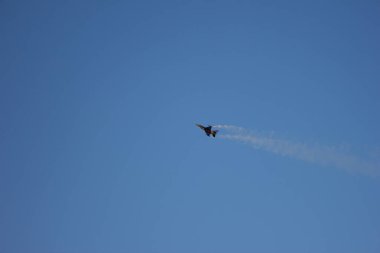 Türk savaş uçağı Solo Turk Anitkabir üzerinde uçuyor. Ankara, Türkiye - 30 Ağustos 2025. 23 Nisan, 19 Mayıs, 30 Ağustos, 29 Ekim, 10 Kasım.